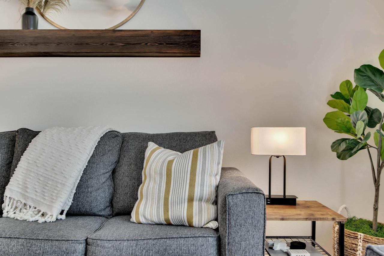 Вилла Downtown Paso: Sip N Sleepz 3 Bed/2.5 Bath Пасо Роблс Экстерьер фото