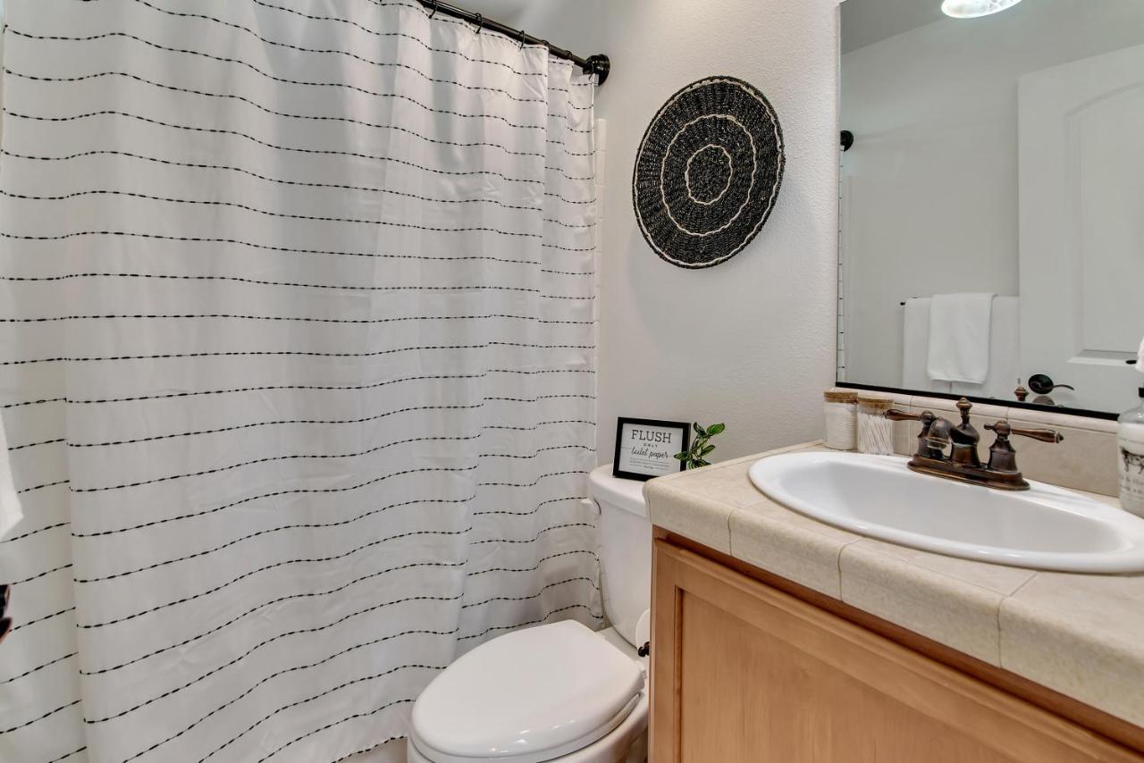 Вилла Downtown Paso: Sip N Sleepz 3 Bed/2.5 Bath Пасо Роблс Экстерьер фото
