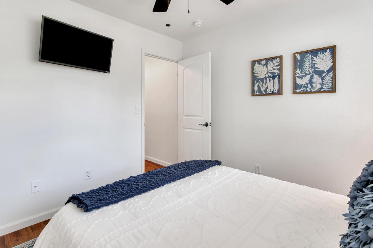Вилла Downtown Paso: Sip N Sleepz 3 Bed/2.5 Bath Пасо Роблс Экстерьер фото